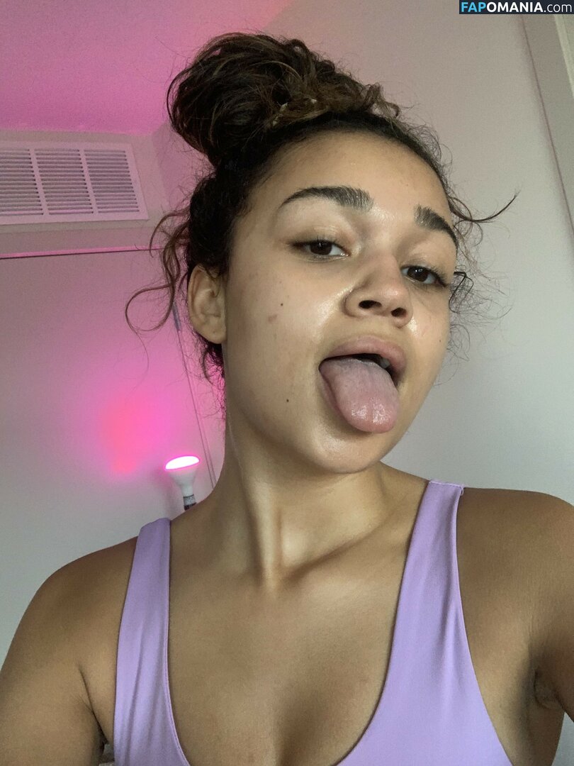 Madison Bailey Nu Photo fuitée #24