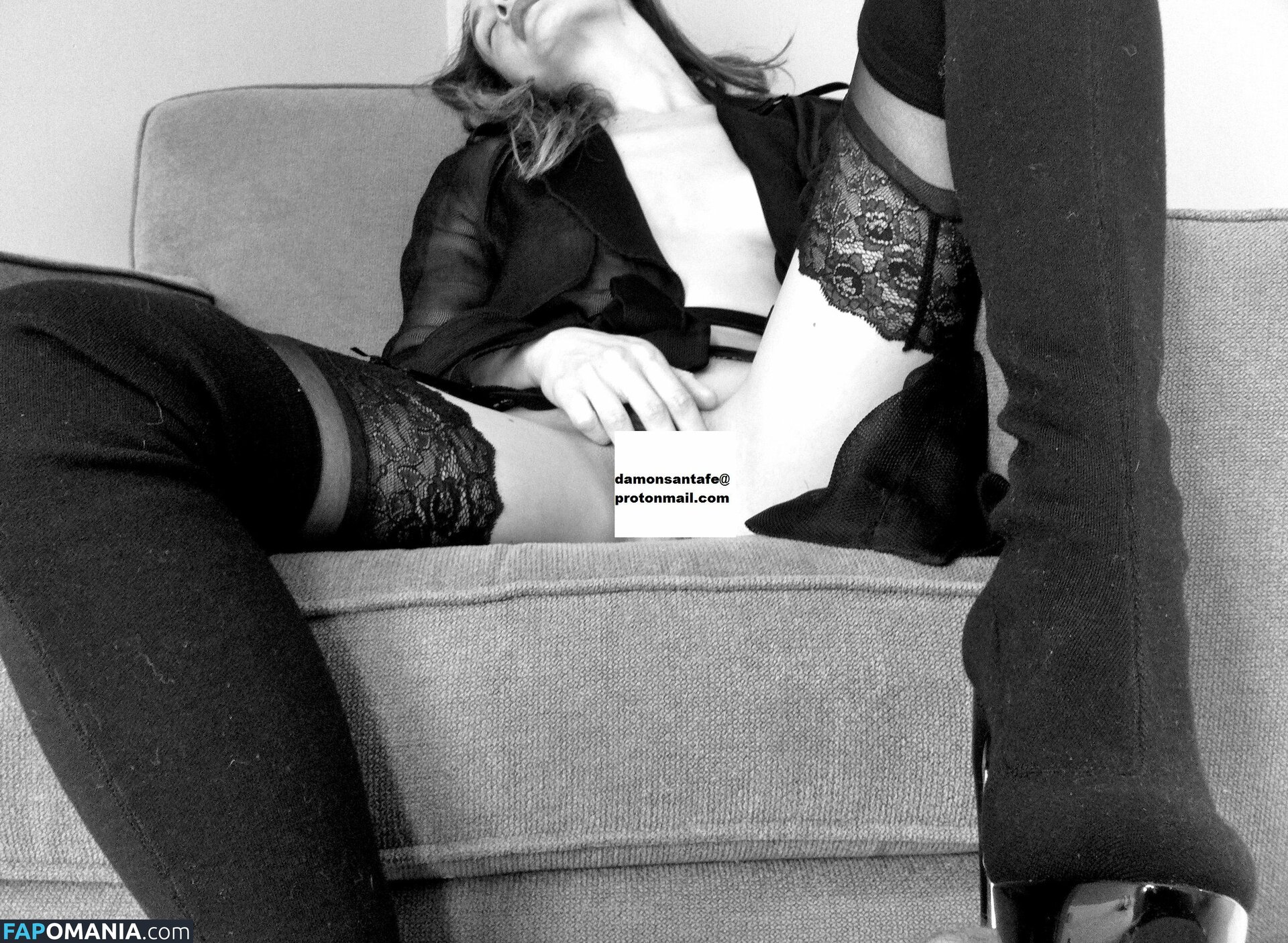 Maggie Q Nu Photo fuitée #1