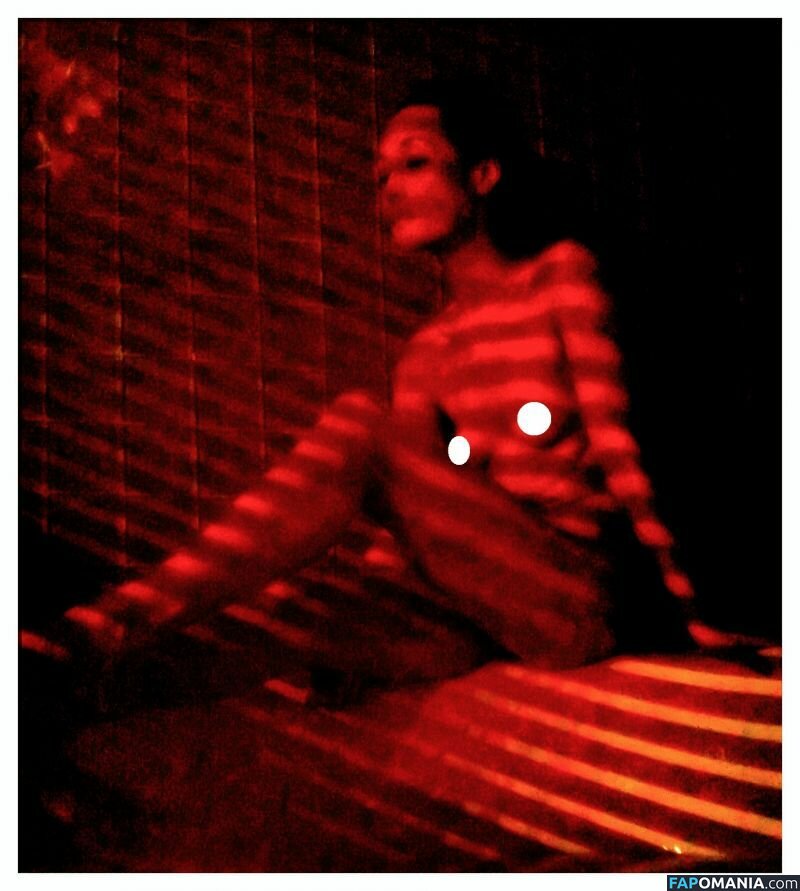 Maggie Q Nu Photo fuitée #3