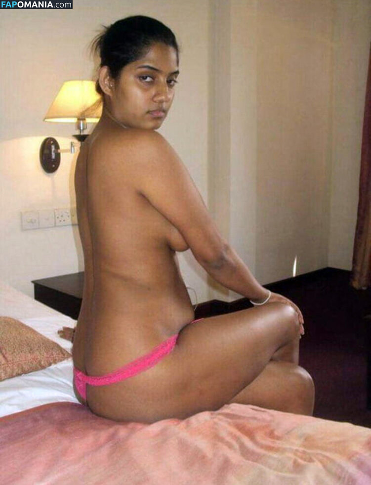 Manik Wijewardena Nu Photo fuitée #22