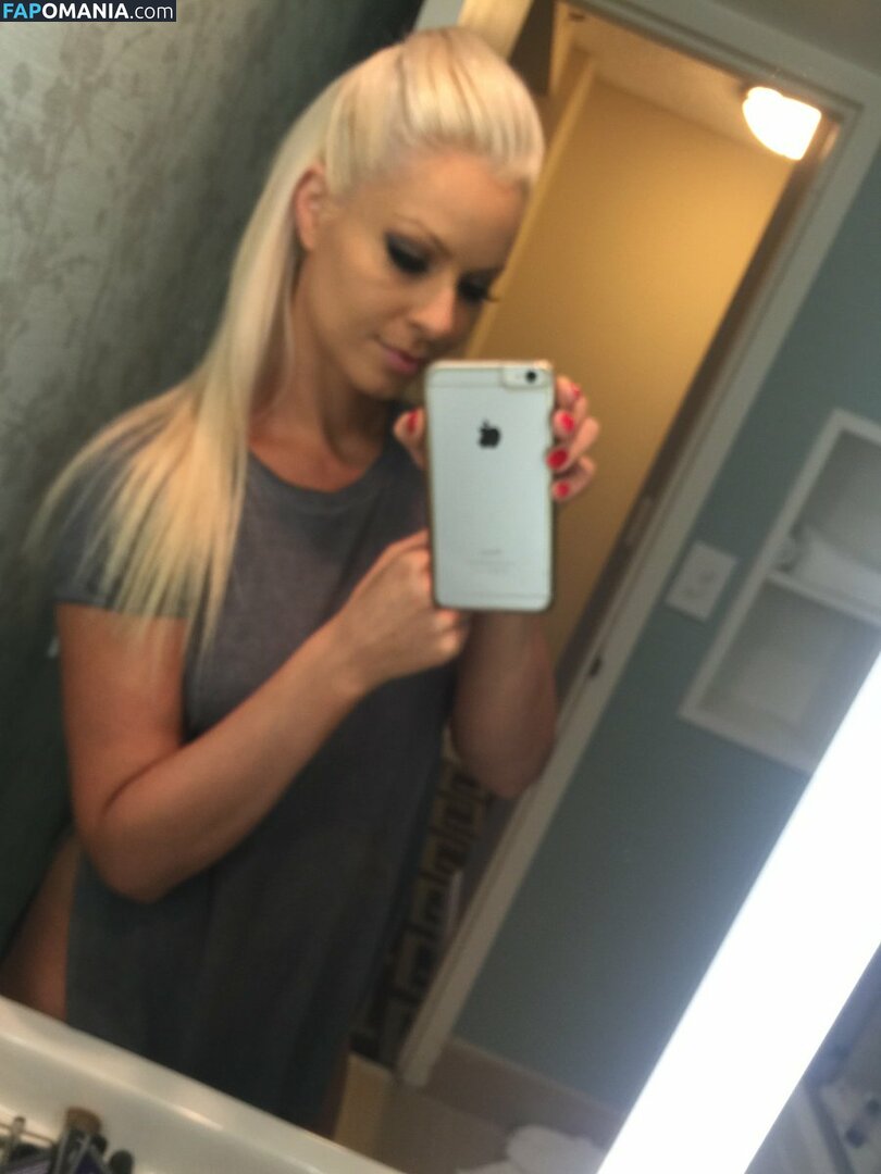 Maryse Mizanin Nu Photo fuitée #1