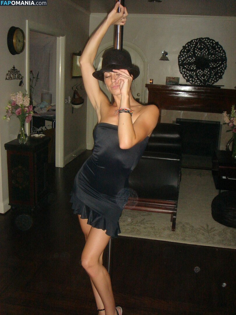 Michelle Borth Nu Photo fuitée #6