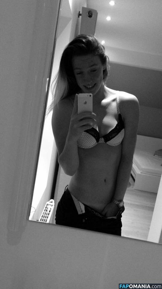 Monika Van De Vondel Nu Photo fuitée #10