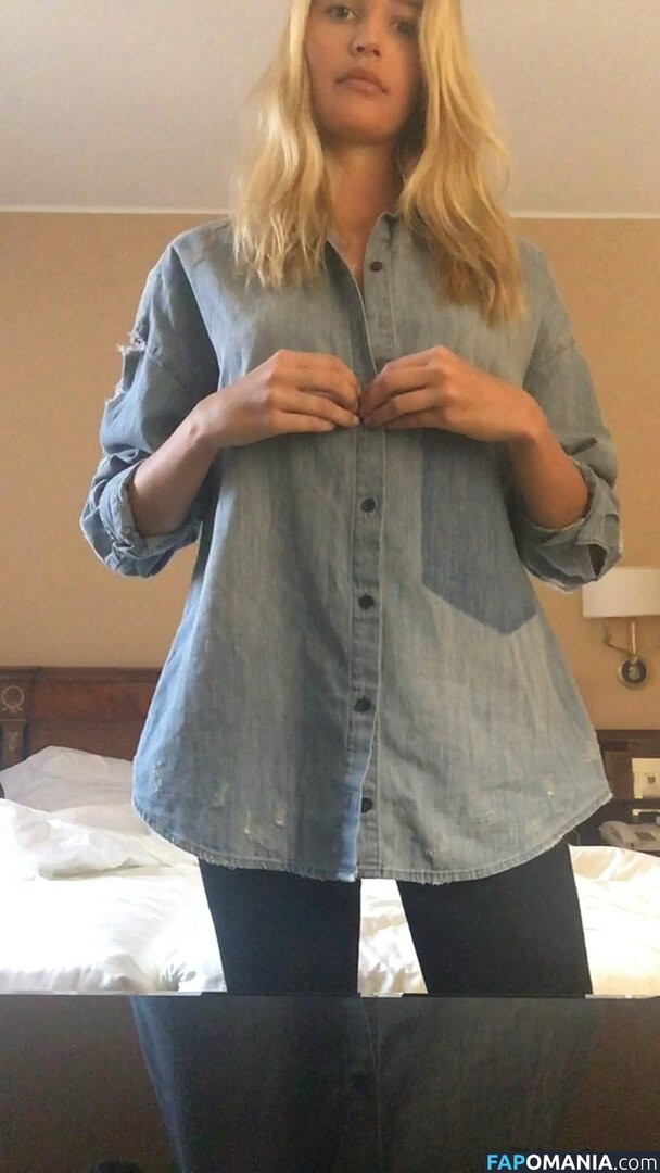 Noel Berry Nu Photo fuitée #320