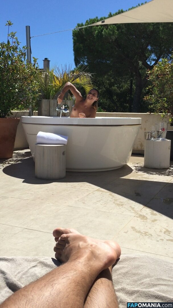 Priscilla Betti Nu Photo fuitée #27