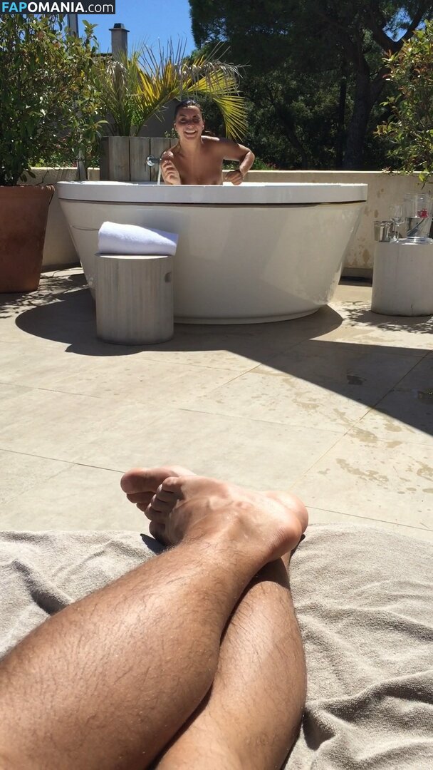 Priscilla Betti Nu Photo fuitée #30