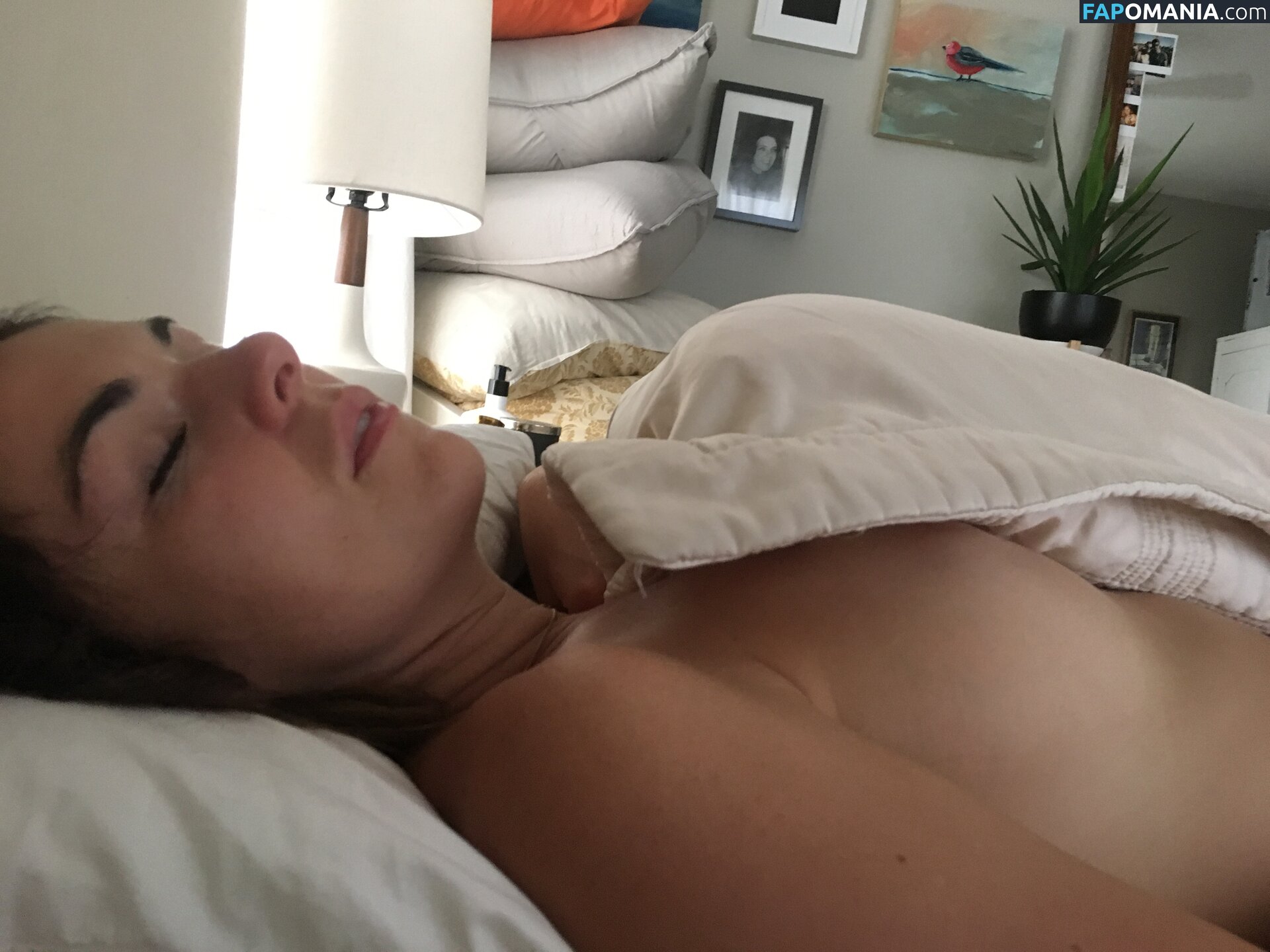 Serinda Swan Nu Photo fuitée #36