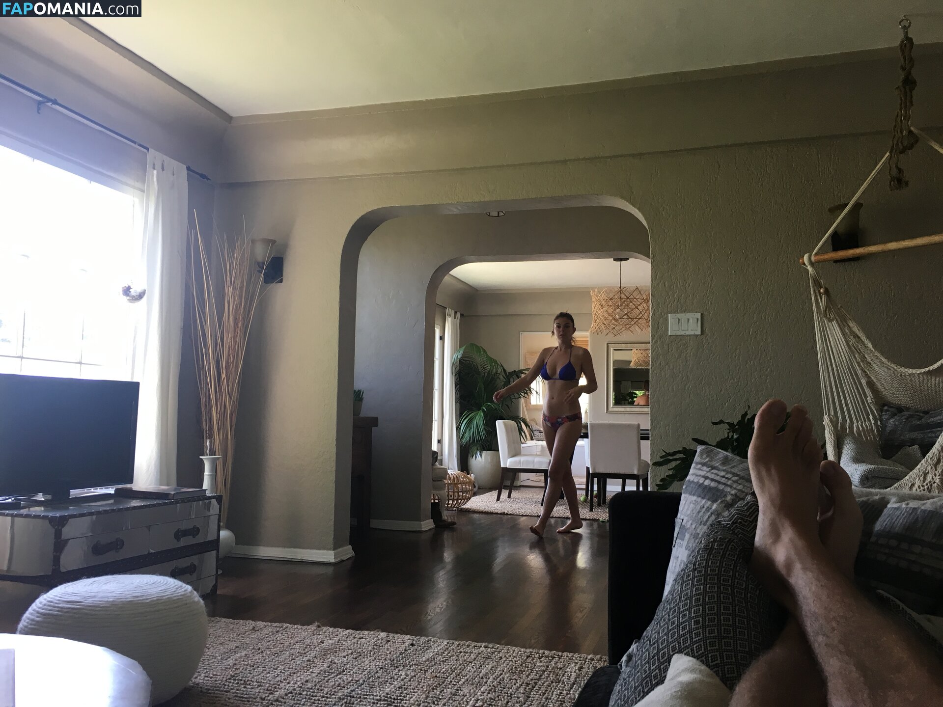 Serinda Swan Nu Photo fuitée #51