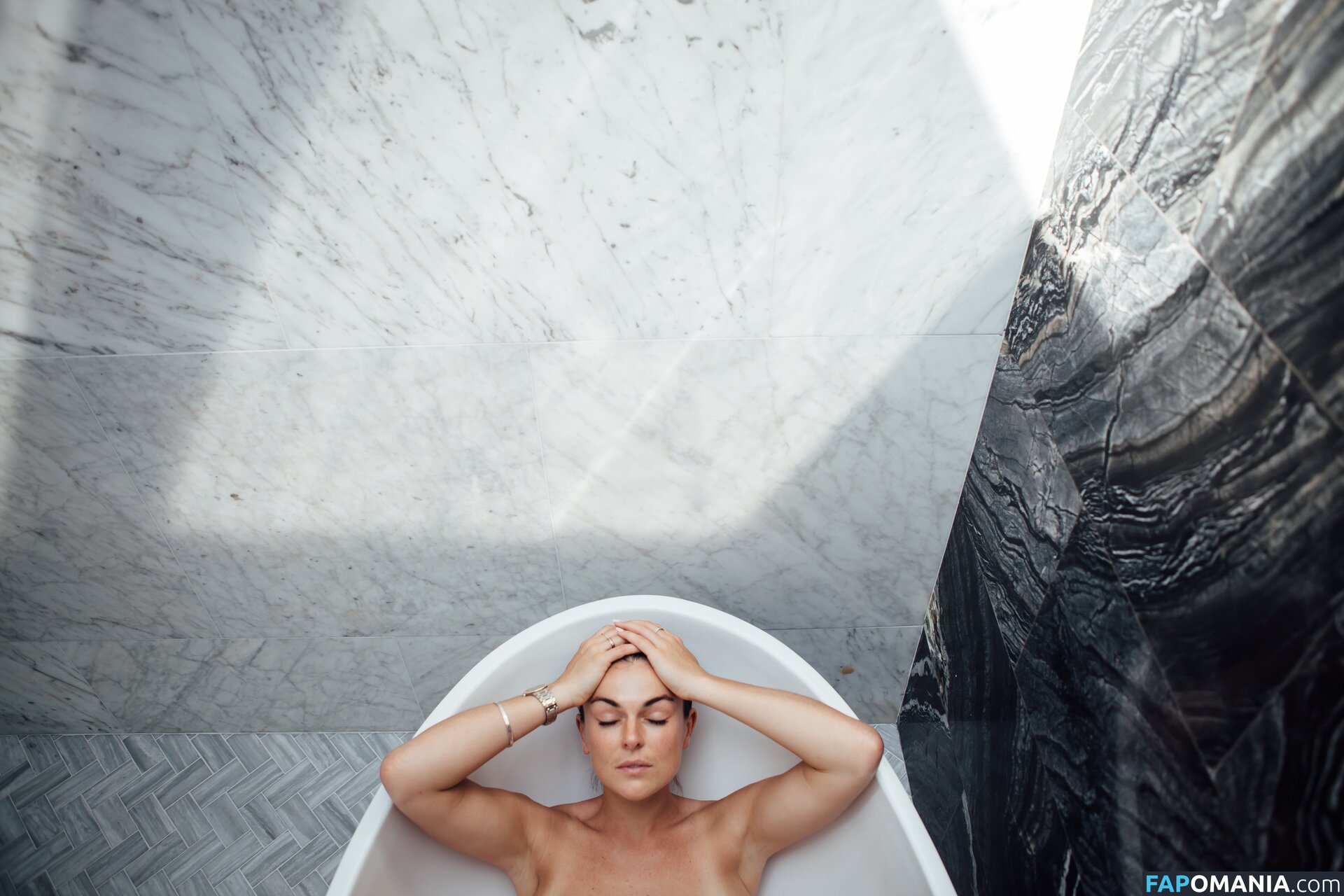 Serinda Swan Nu Photo fuitée #64