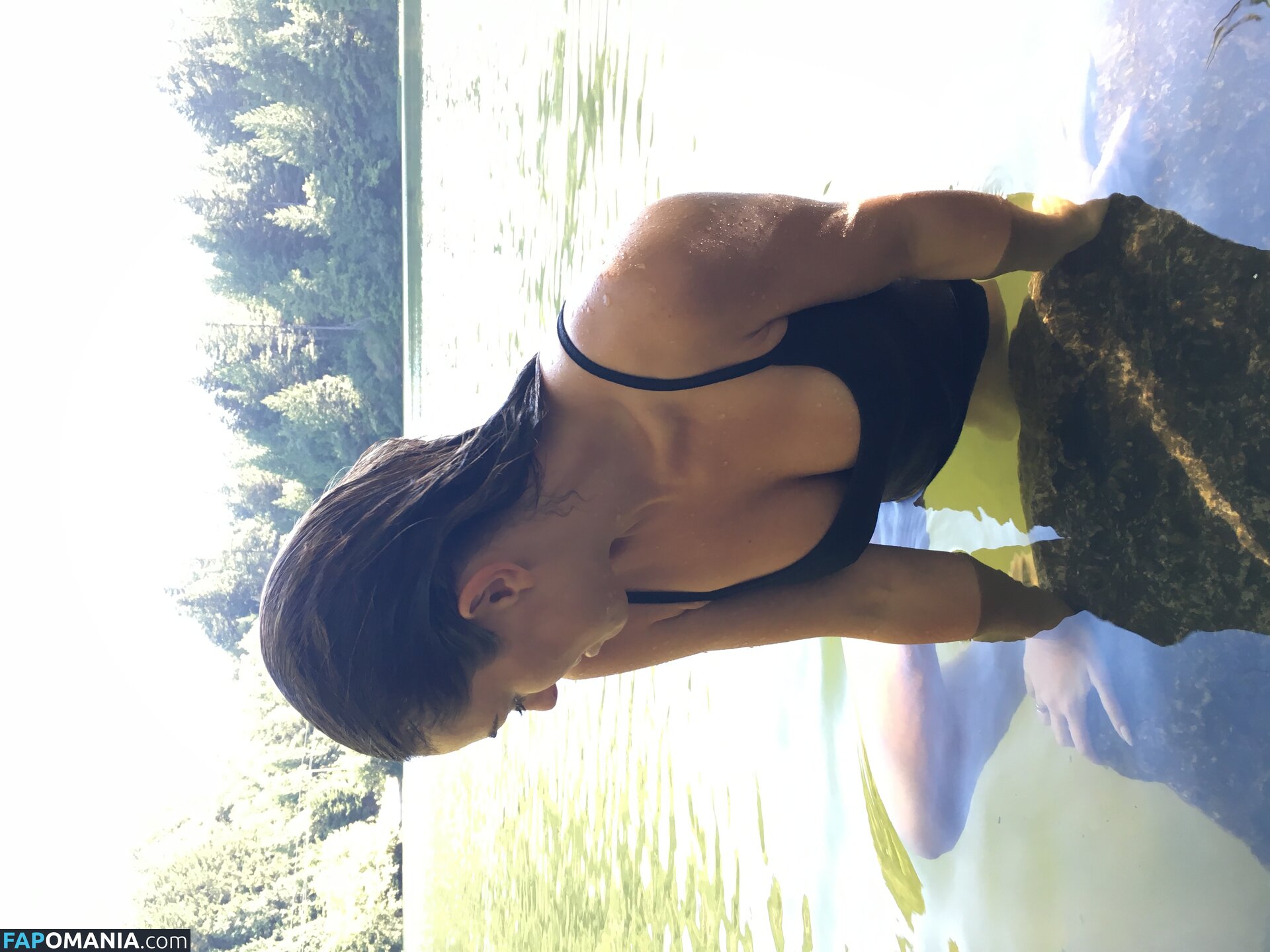 Serinda Swan Nu Photo fuitée #109