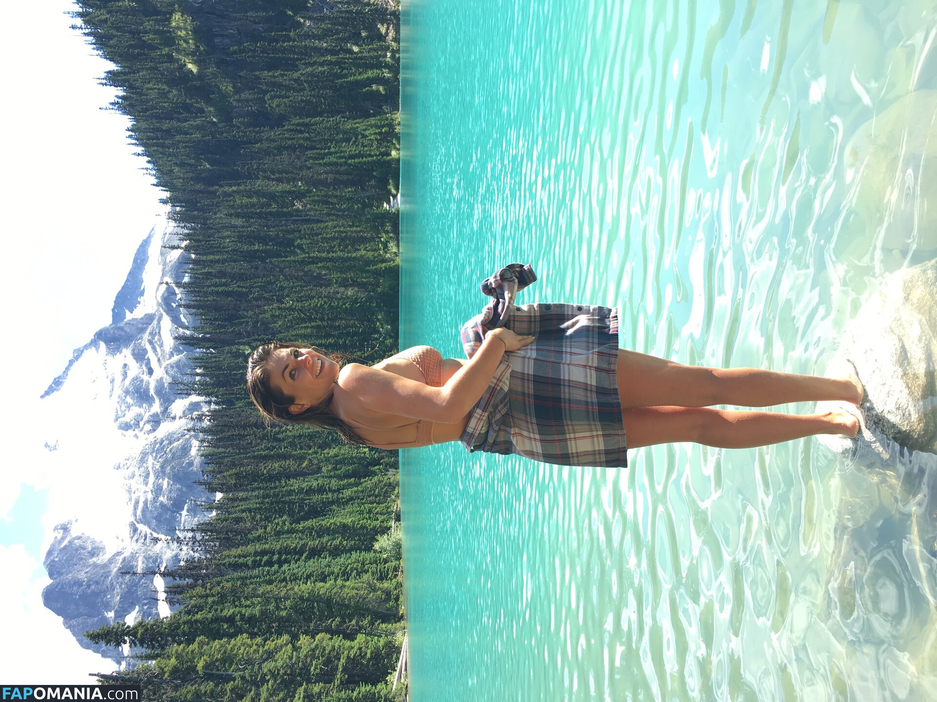 Serinda Swan Nu Photo fuitée #155