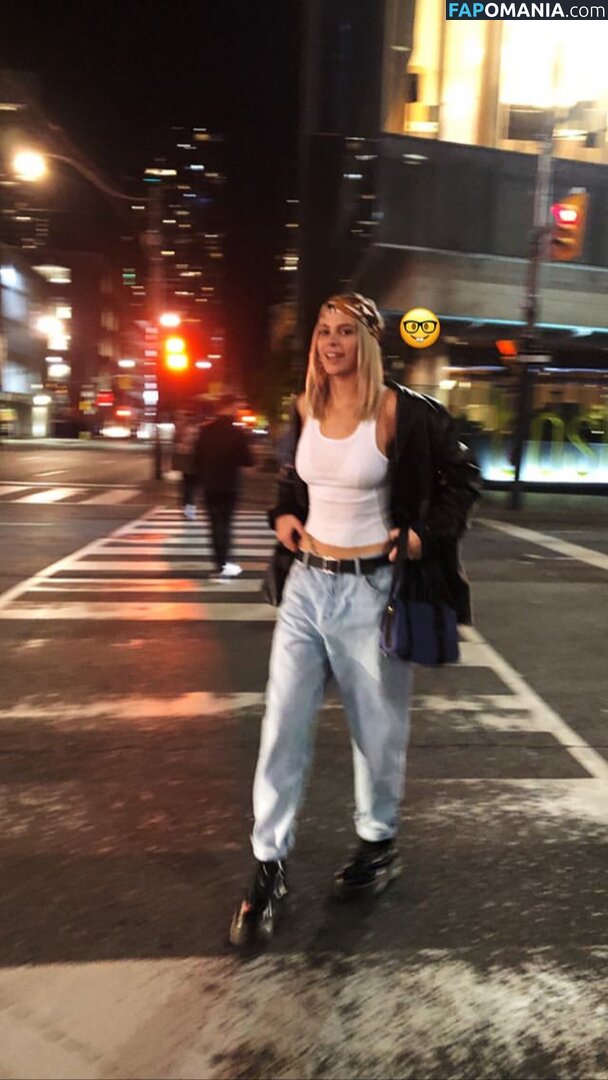 Sesil Karatantcheva Nu Photo fuitée #1