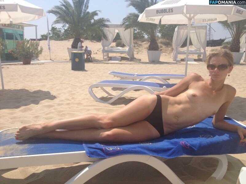 Sesil Karatantcheva Nu Photo fuitée #13