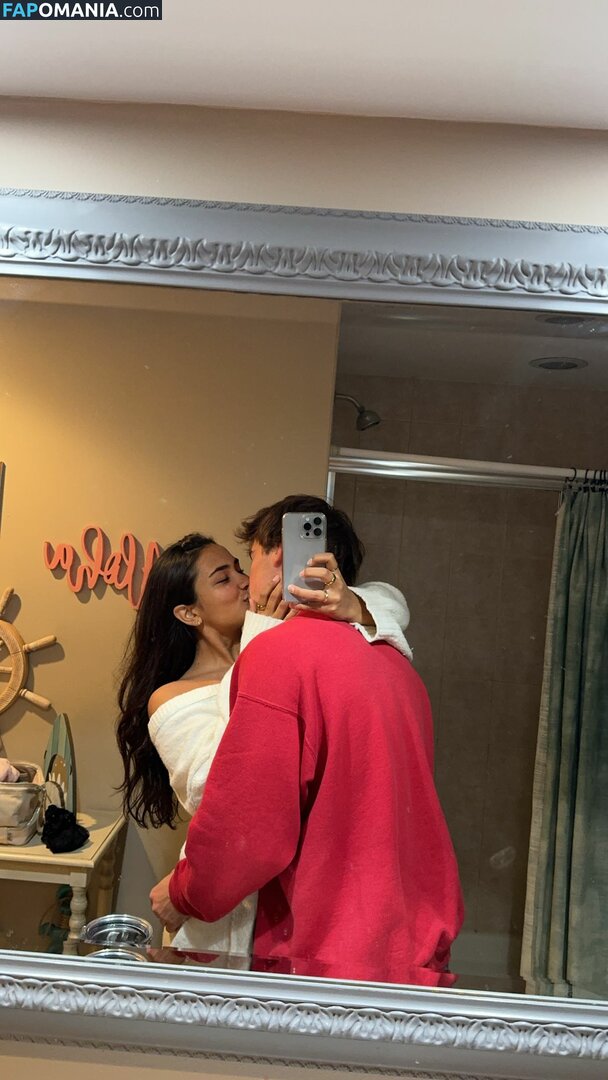 Sienna Mae Gomez / sienna_mae / siennamaegomez Nu OnlyFans  Photo fuitée #580