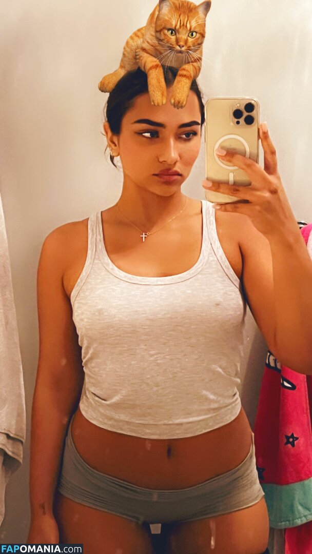 Sienna Mae Gomez / sienna_mae / siennamaegomez Nu OnlyFans  Photo fuitée #689
