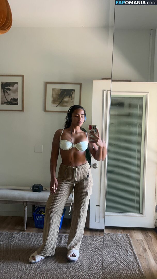Sienna Mae Gomez / sienna_mae / siennamaegomez Nu OnlyFans  Photo fuitée #875
