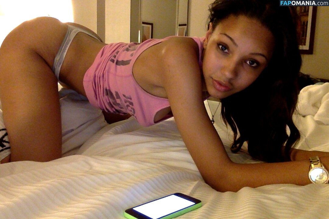 Staci Lyon Nu Photo fuitée #10