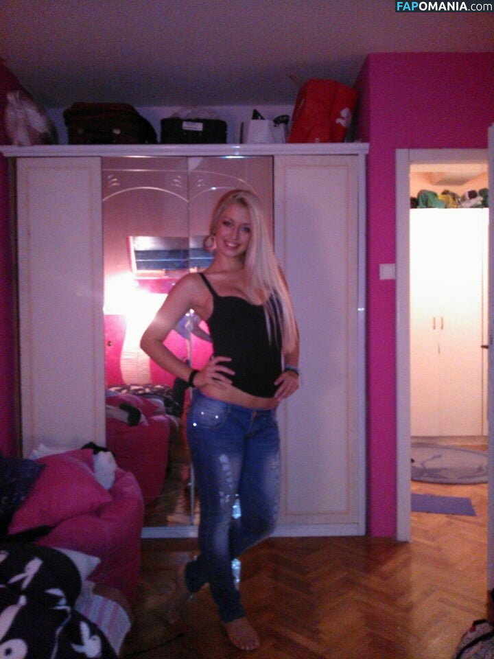 Tea Tairovic Nu Photo fuitée #1