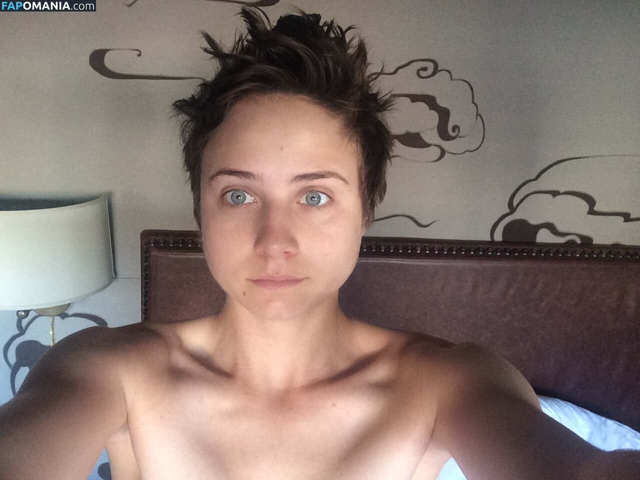 Tessa James Nu Photo fuitée #7