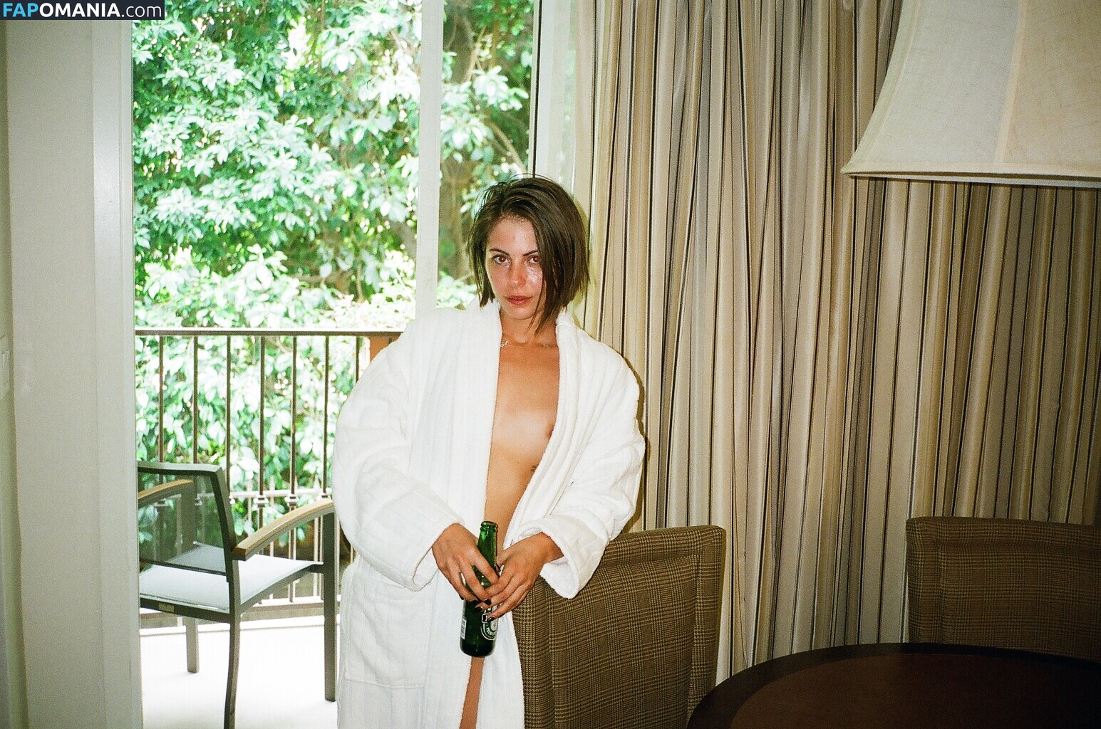 Willa Holland Nu Photo fuitée #18