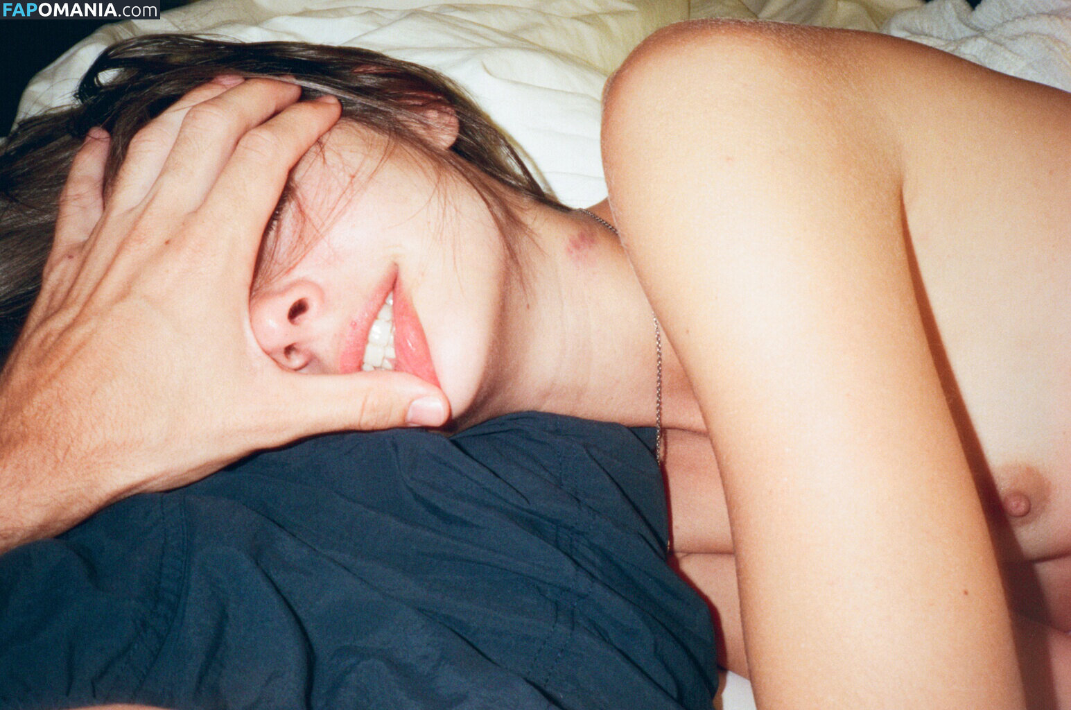 Willa Holland Nu Photo fuitée #24