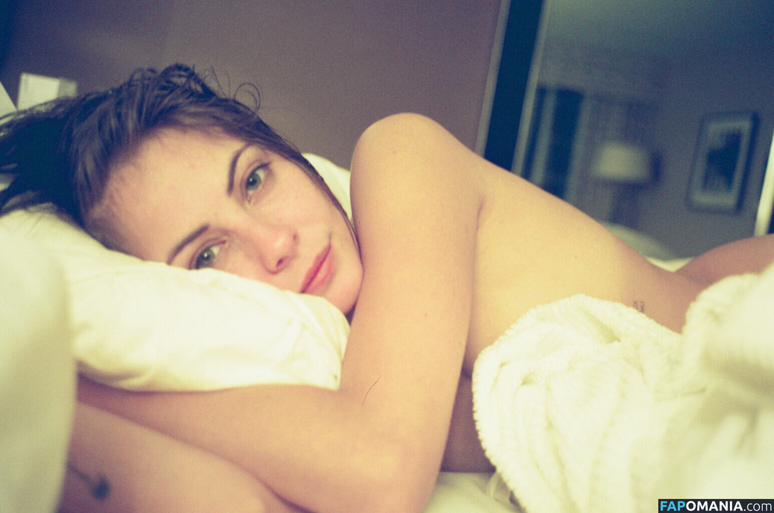 Willa Holland Nu Photo fuitée #27
