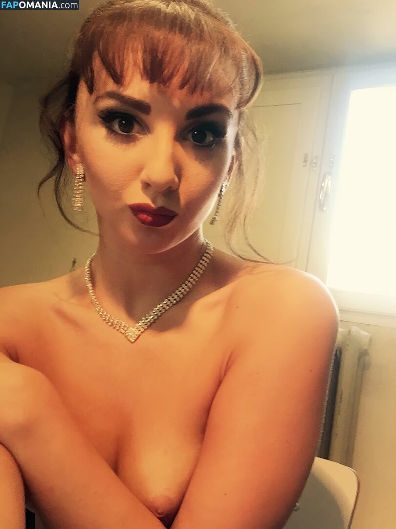 Zizi Strallen Nu Photo fuitée #177