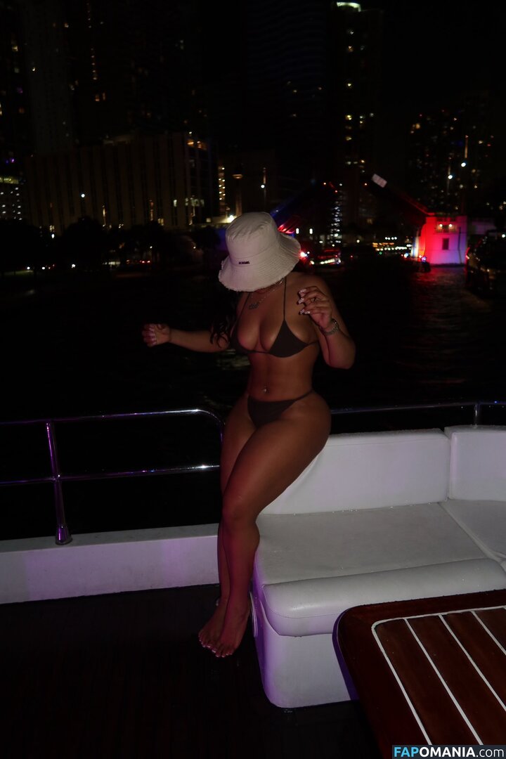2sandz Nu OnlyFans  Photo fuitée #9