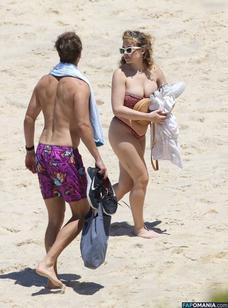 Abbie Chatfield / abbiechatfield Nu OnlyFans  Photo fuitée #293