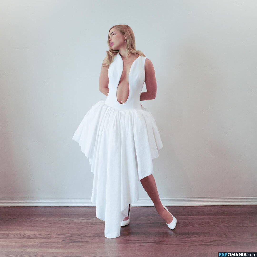 Addison Rae / addie_the_baddie / addisonraee Nu OnlyFans  Photo fuitée #63