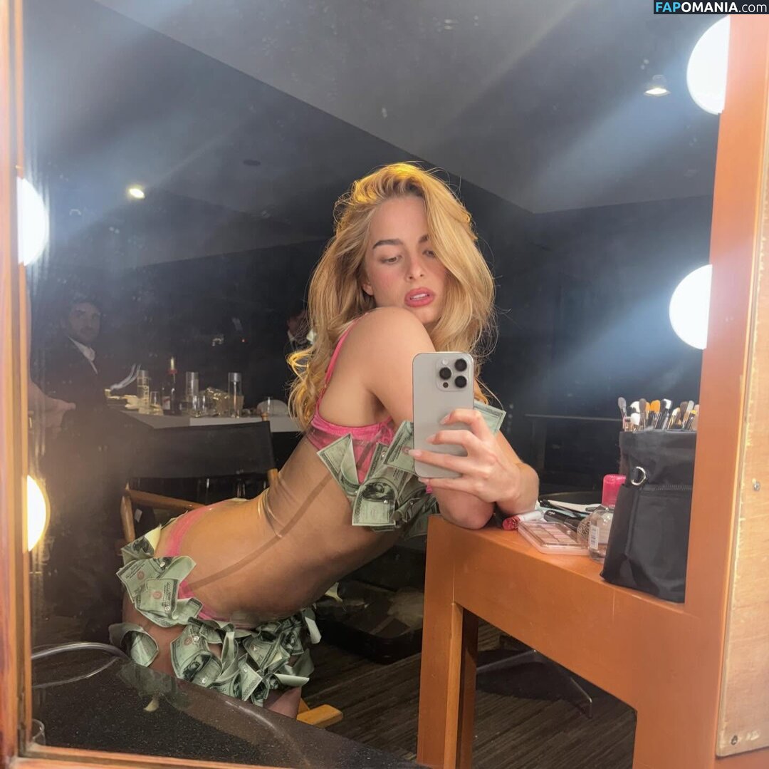 Addison Rae / addie_the_baddie / addisonraee Nu OnlyFans  Photo fuitée #66