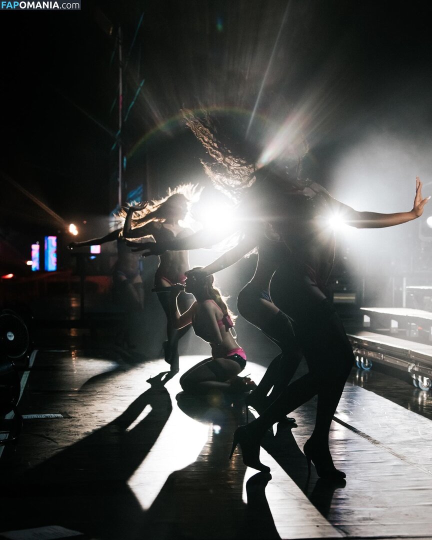 Addison Rae / addie_the_baddie / addisonraee Nu OnlyFans  Photo fuitée #72