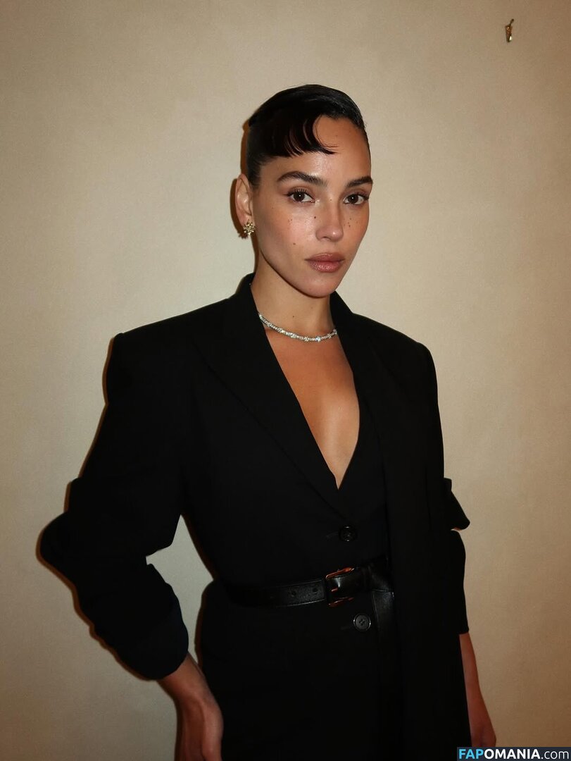 Adria Arjona / adriaarjona Nu OnlyFans  Photo fuitée #4