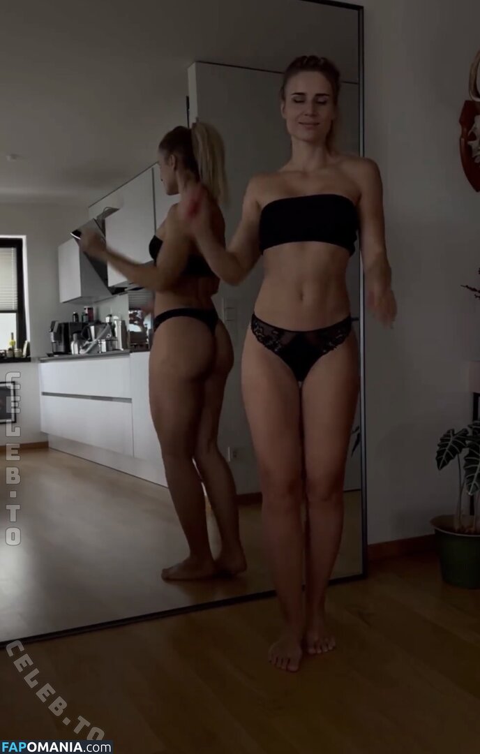 Adrienne Koleszar / adrienne_koleszar Nu OnlyFans  Photo fuitée #1