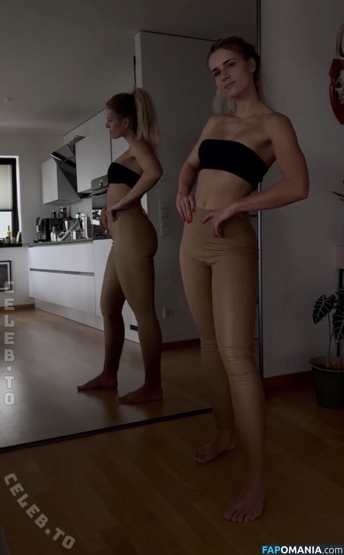 Adrienne Koleszar / adrienne_koleszar Nu OnlyFans  Photo fuitée #2