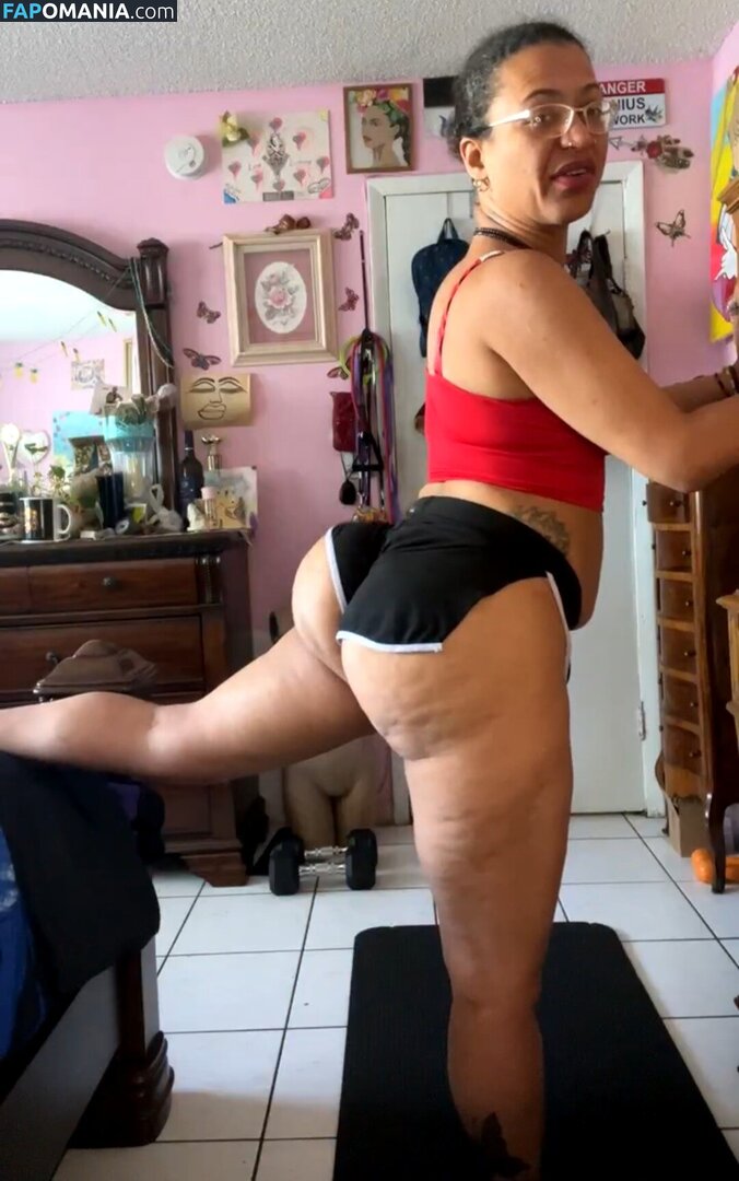 2xthesunshineinc / Afiya Sunshine / AfiyaSunshine / https: / queenafiyasunshine Nu OnlyFans  Photo fuitée #12