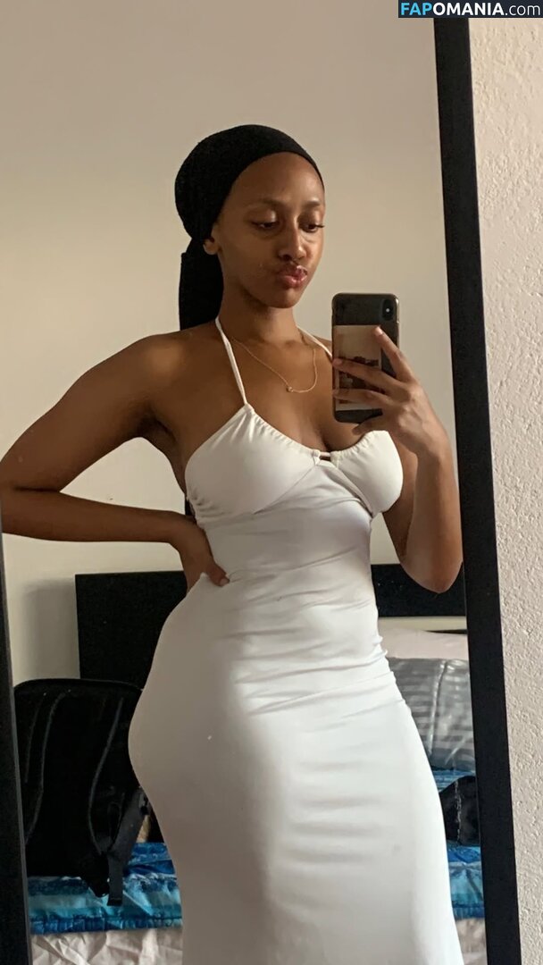 African Booty Meat / curvyandnatural Nu OnlyFans  Photo fuitée #1