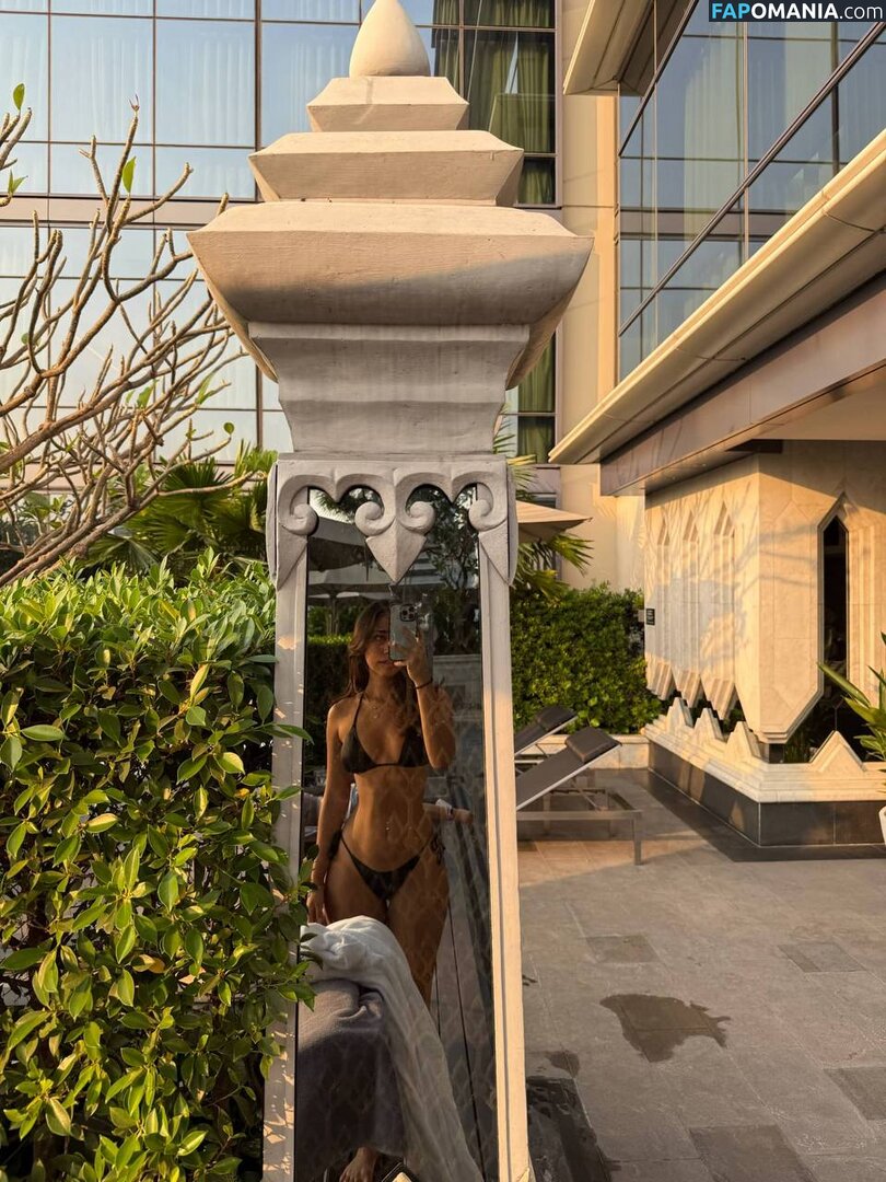 aimeehofficial / aimeejaihall Nu OnlyFans  Photo fuitée #2