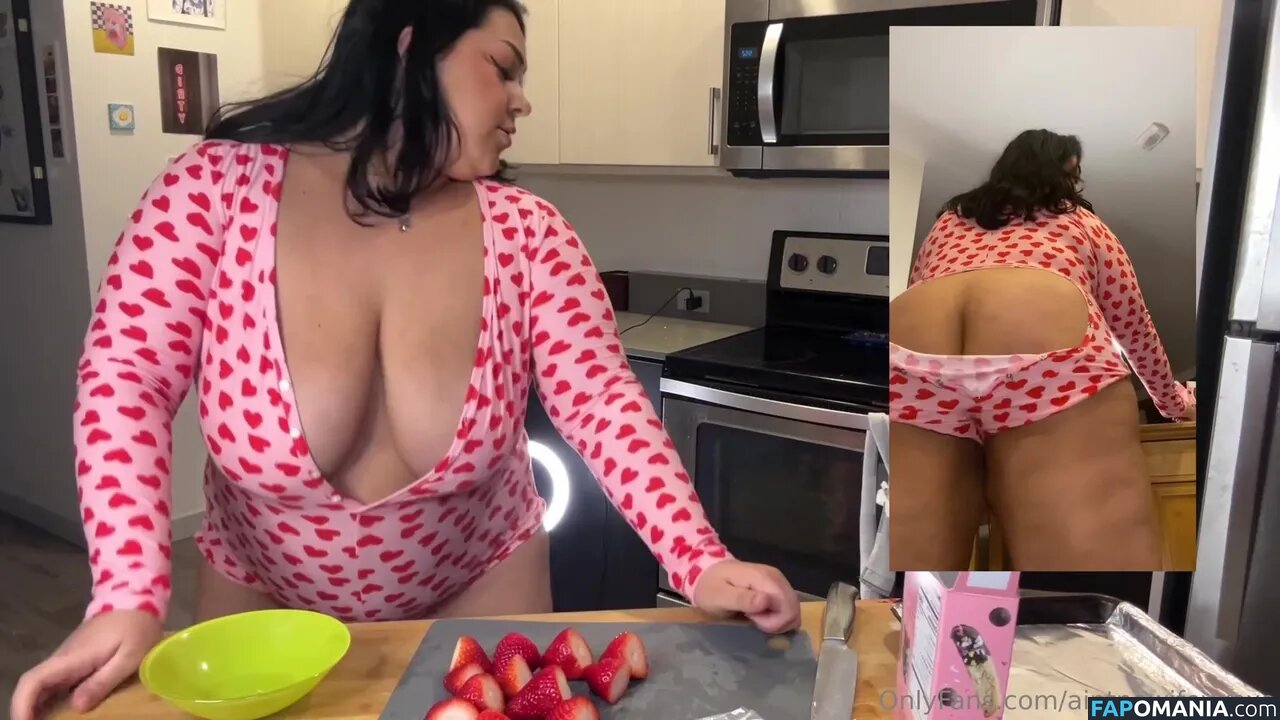 aintnowifey Nu OnlyFans  Photo fuitée #9