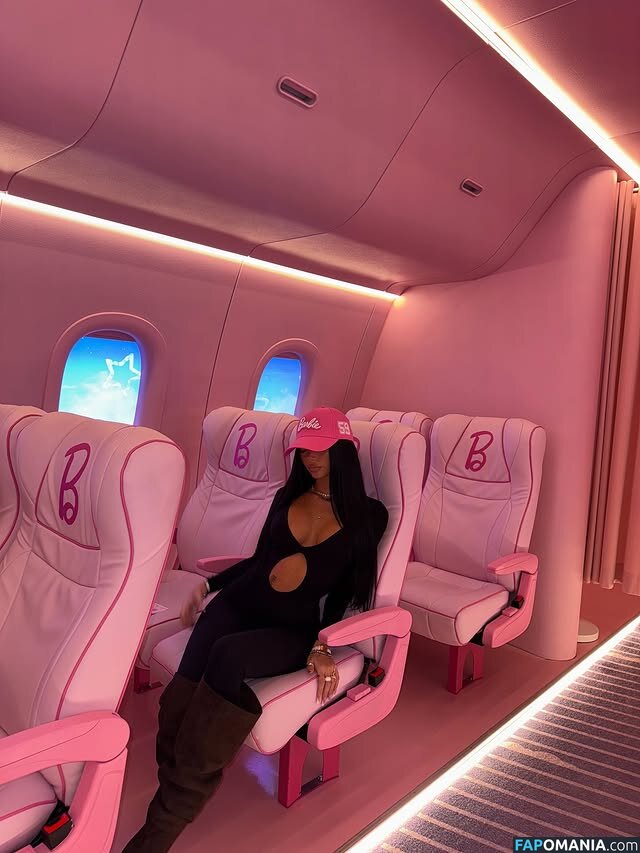 Alessia Basile / alessiaa_basilee Nu OnlyFans  Photo fuitée #4