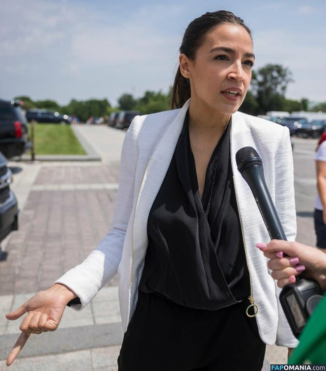 AOC / Alexandria Ocasio-Cortez Nu OnlyFans  Photo fuitée #47