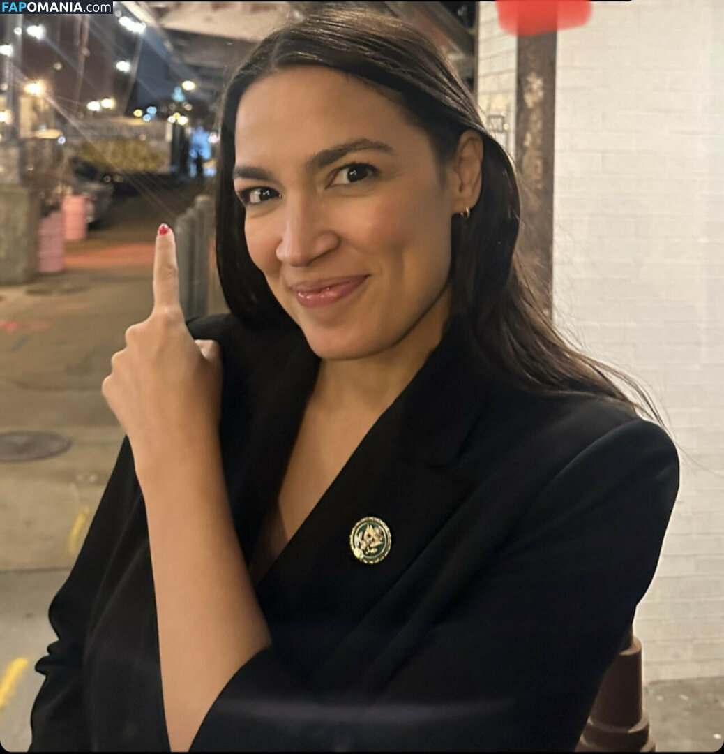 AOC / Alexandria Ocasio-Cortez Nu OnlyFans  Photo fuitée #55