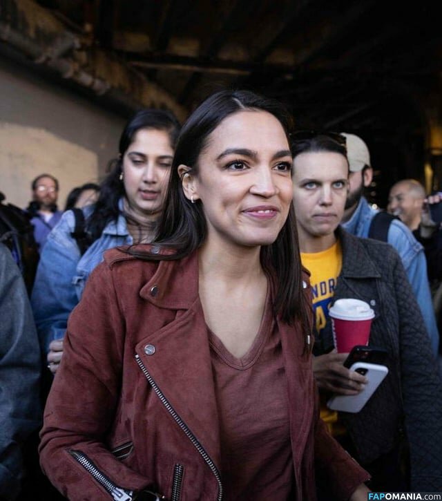 AOC / Alexandria Ocasio-Cortez Nu OnlyFans  Photo fuitée #158