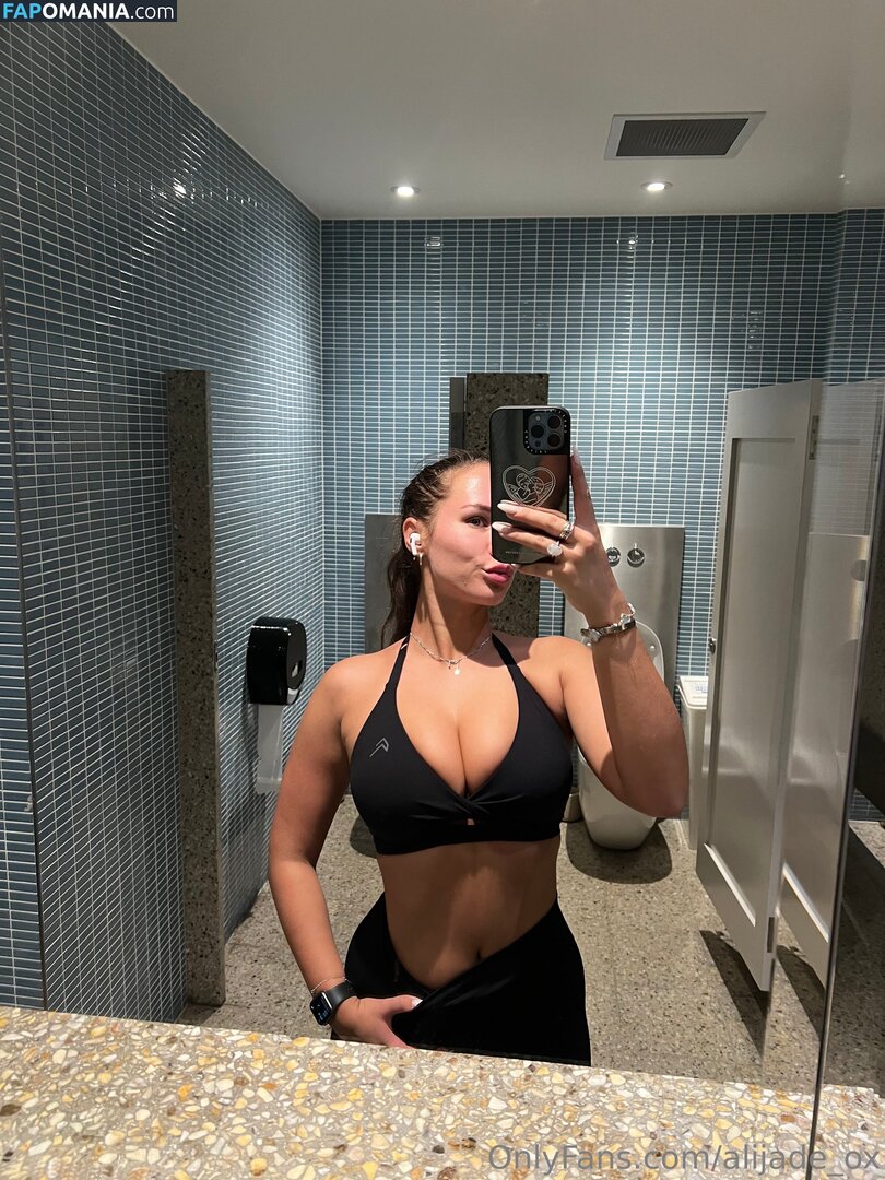 Ali Blakey / aliblakey / alijade_ox Nu OnlyFans  Photo fuitée #14