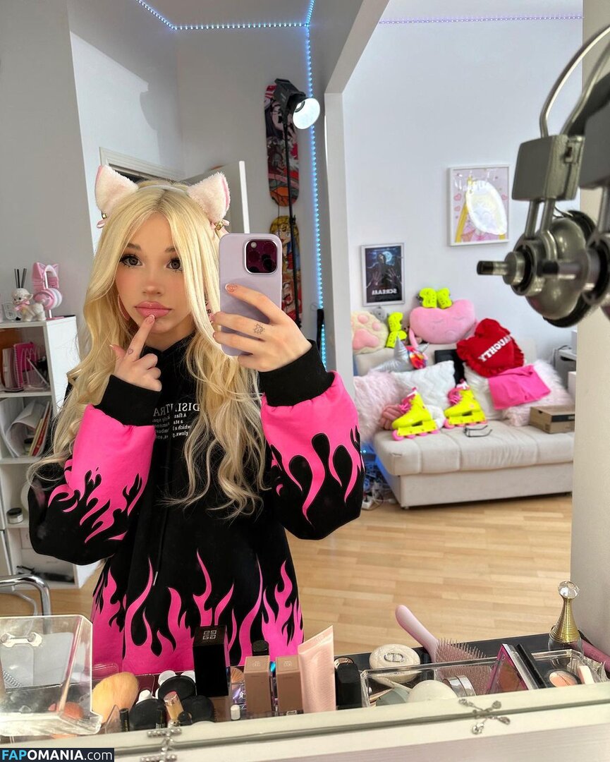 Alice Delish / alice_delish / alicedelish Nu OnlyFans  Photo fuitée #3017
