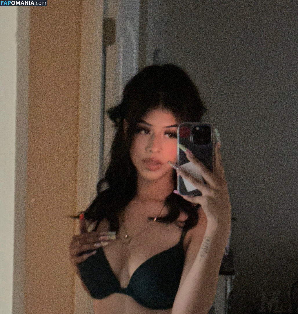 alii.luv / alii.luvs / aliilove22 Nu OnlyFans  Photo fuitée #2