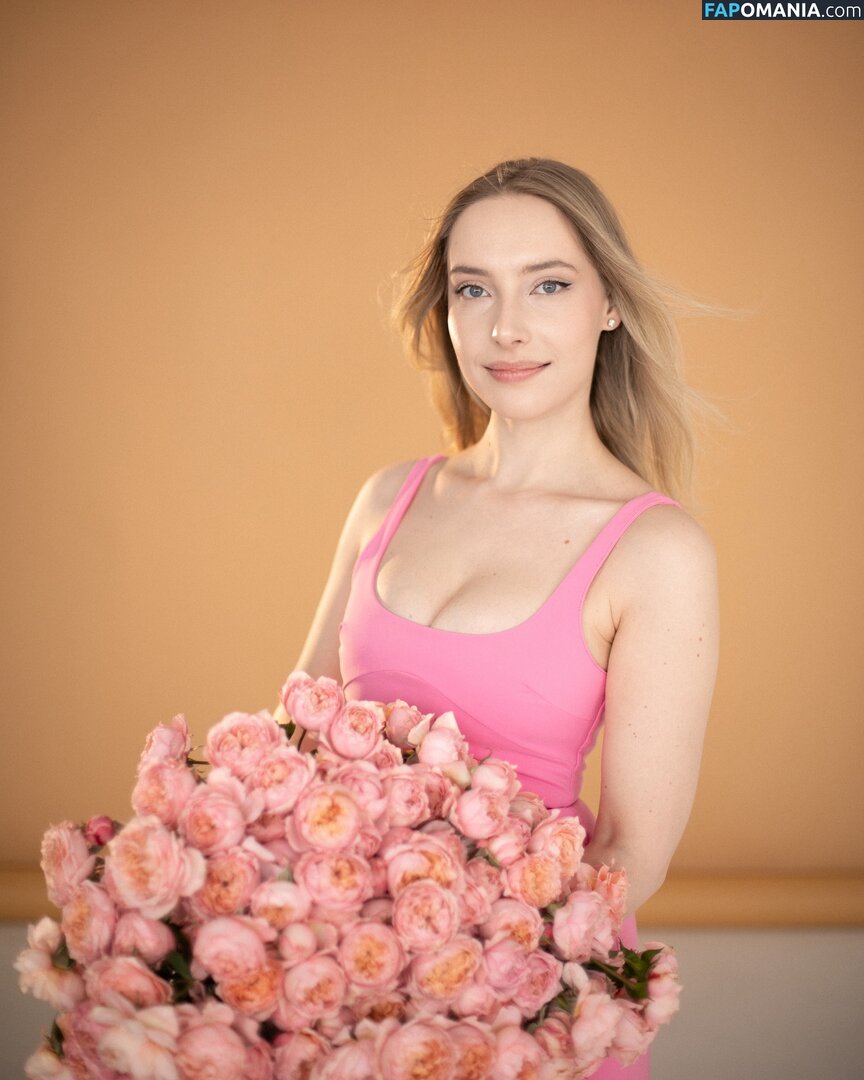 Alissa Strekozova / alissaofficial_ Nu OnlyFans  Photo fuitée #8