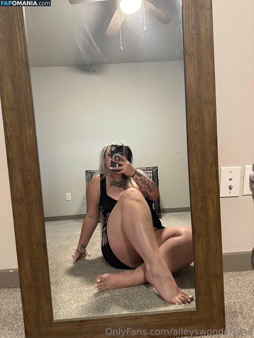 alleyswonderland / alleyswonderlandxo Nu OnlyFans  Photo fuitée #56