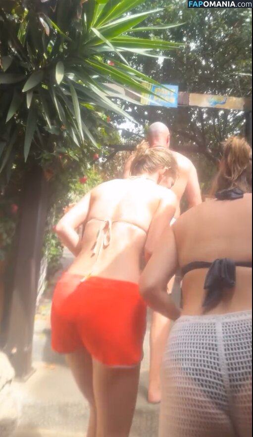 Allie Sherlock / alliesherlock Nu OnlyFans  Photo fuitée #99