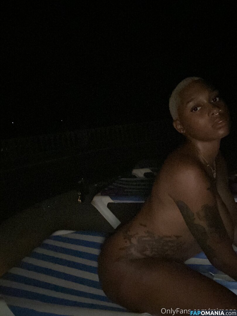 AllynRa / allyn.ra Nu OnlyFans  Photo fuitée #20